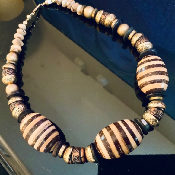 Vintage NECKLACE Earthy African COCONUT SHELL  NECKLACE- HANDMADE- NEW CONDITION - Picture 7 of 9